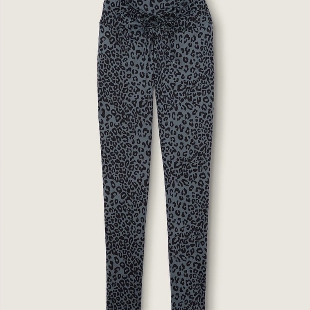 PINK Active Victorias Secret Ruched Leopard Print Leggings